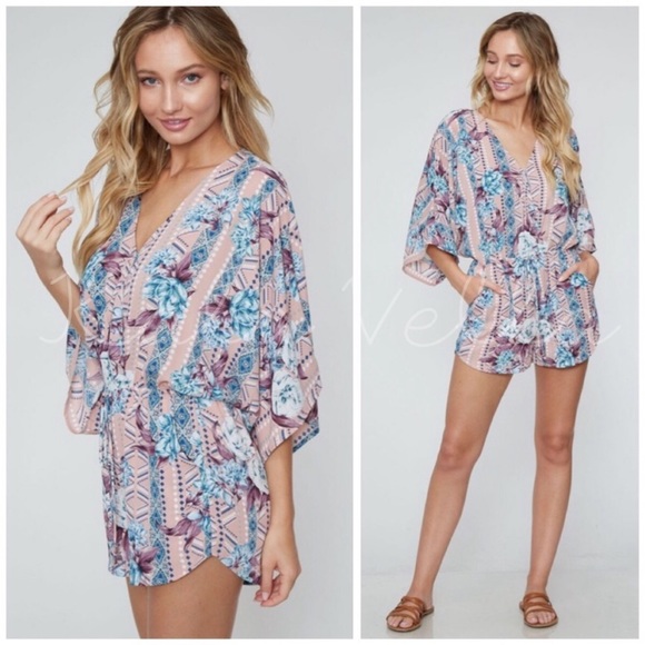 🎉Host pick🎉  floral quarter sleeve romper - Picture 2 of 4